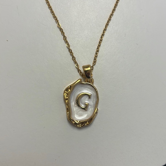 18k Gold Plated Enamel/mother of pearl Pendant with Initial - Picture 2 of 2